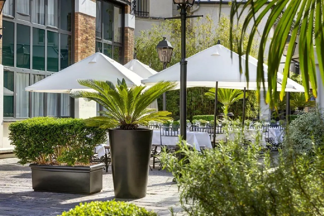 Les Jardins Du Marais Отель 4*