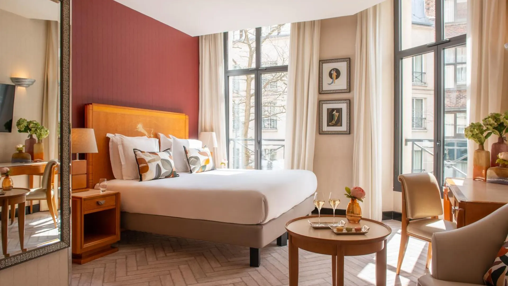 Les Jardins Du Marais Otel 4*