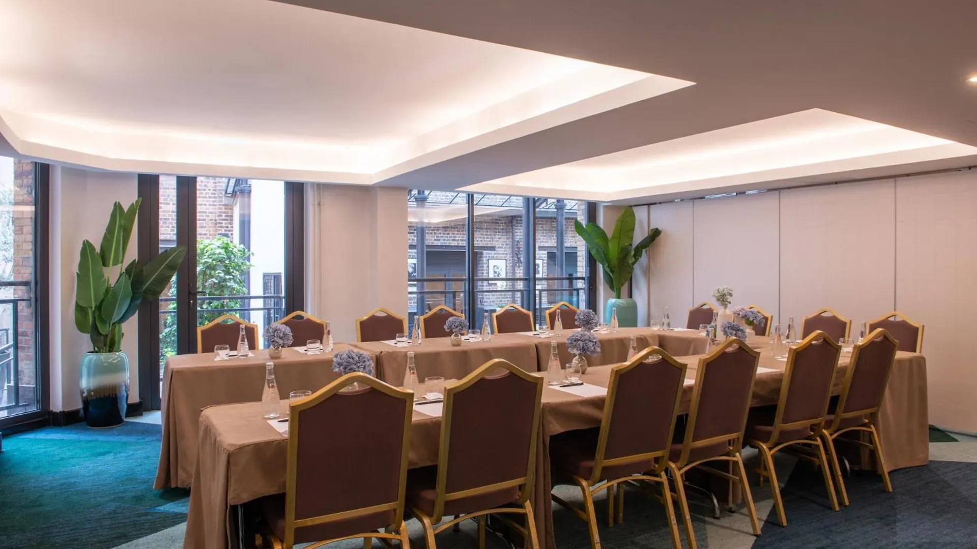 Les Jardins Du Marais Hotel 4*