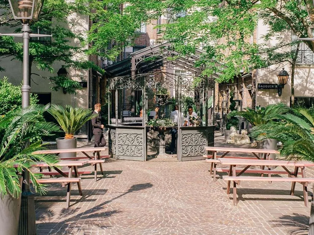 Les Jardins Du Marais Hotel