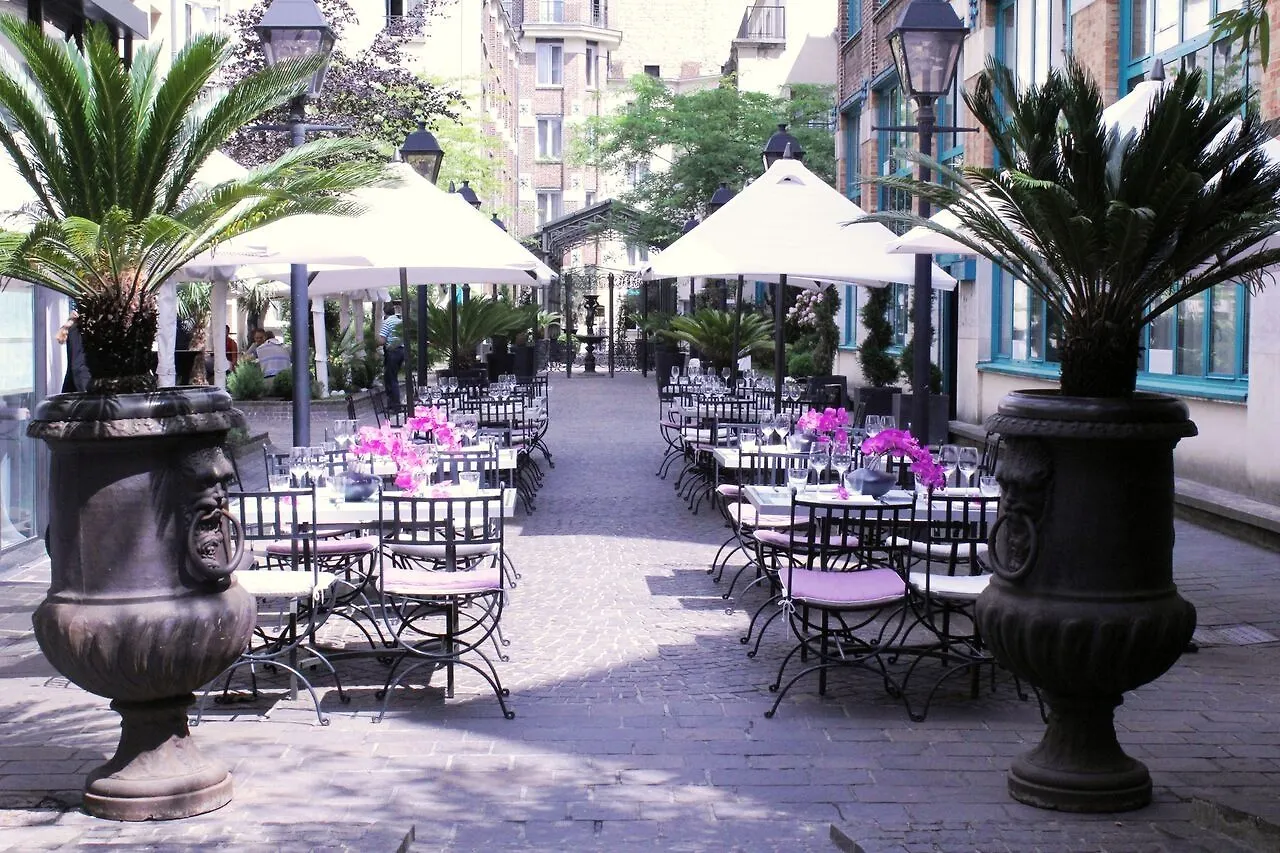 Les Jardins Du Marais Otel 4*