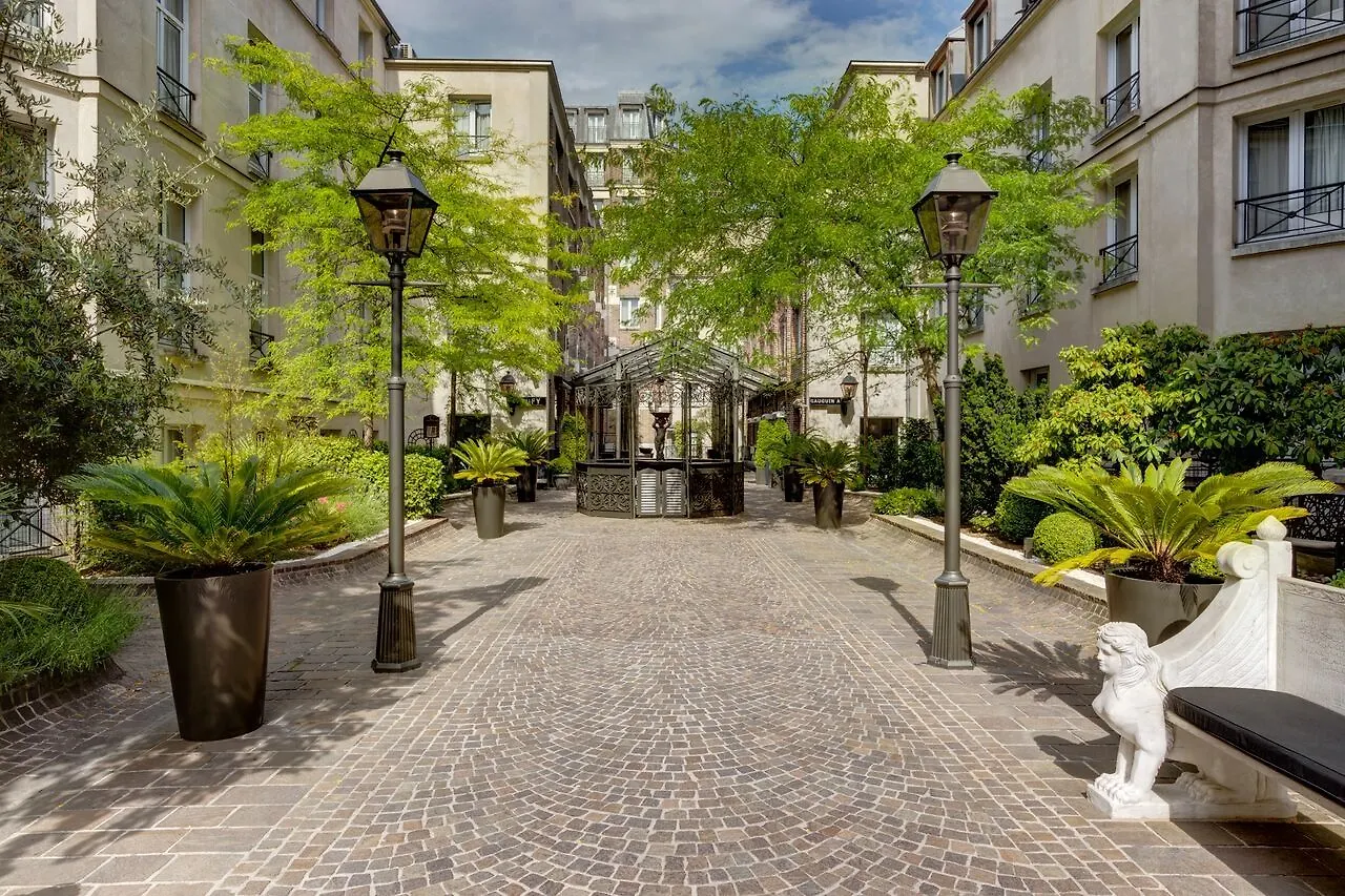 Les Jardins Du Marais Hotel