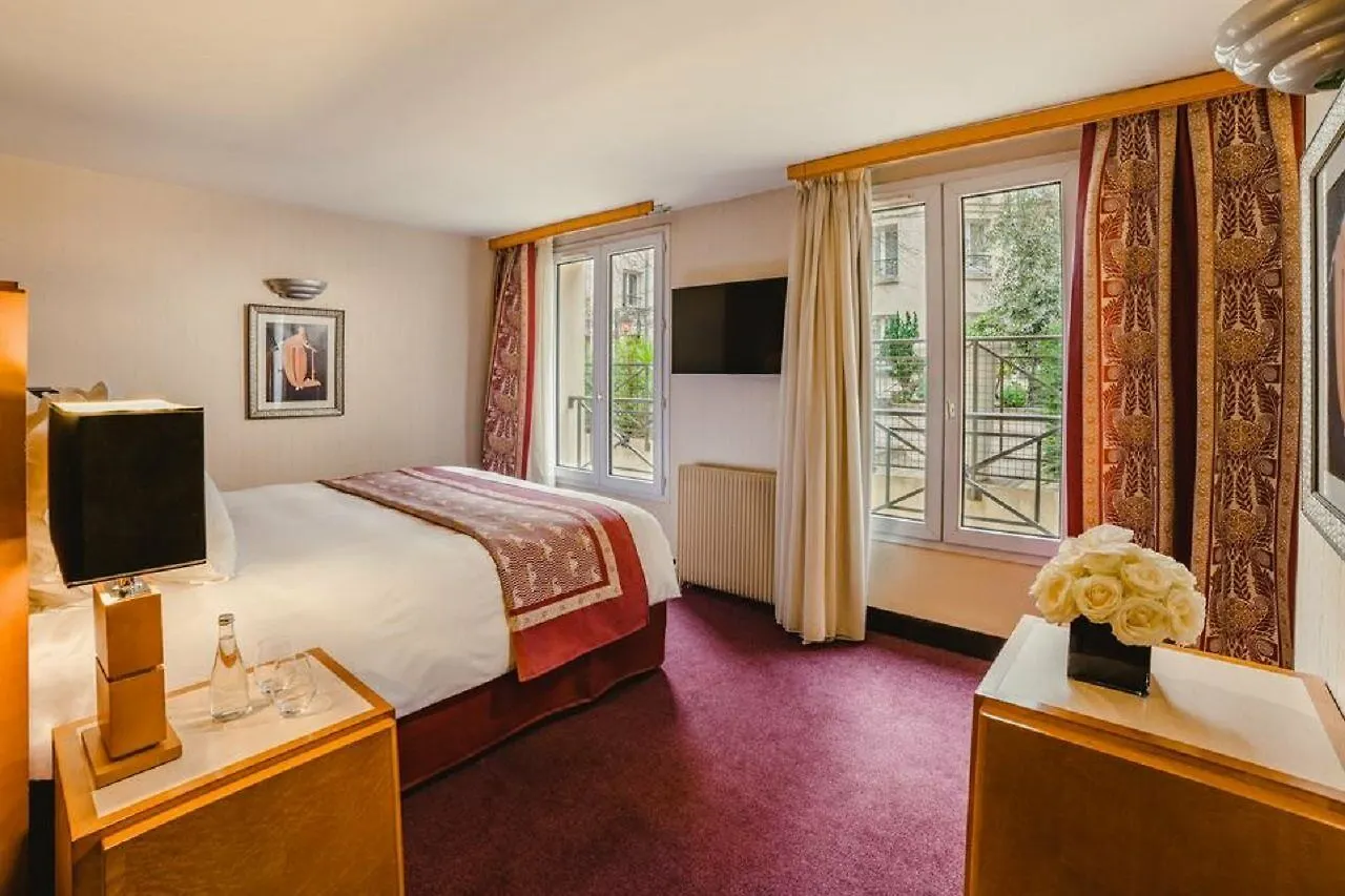 Les Jardins Du Marais Otel 4*